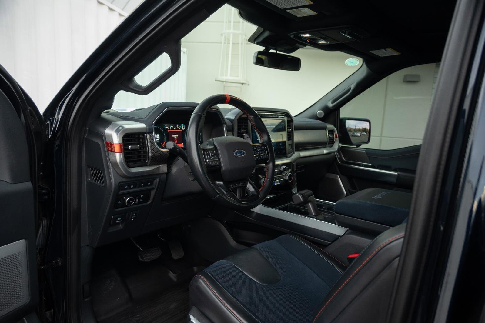 2023 Ford F-150 Raptor photo 3