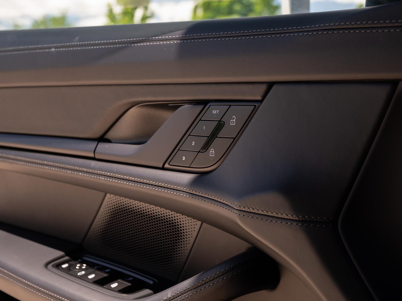 2026 Porsche Taycan S - Photo 28