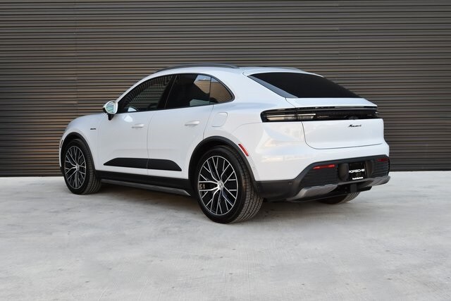 2025 Porsche Macan Electric 4 photo 3