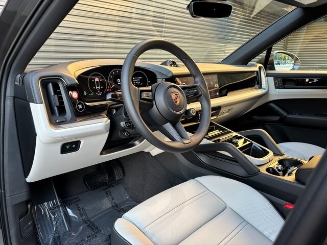 2026 Porsche Cayenne Coupe photo 4