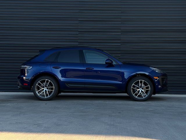 2026 Porsche Macan - Photo 8