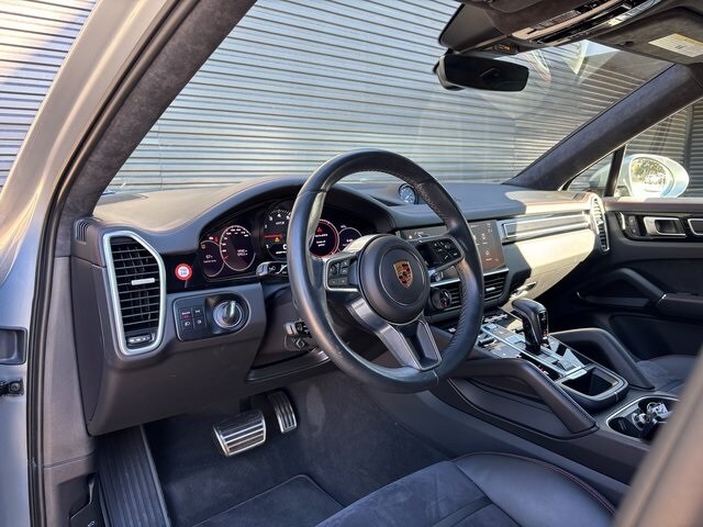 2023 Porsche Cayenne Coupe GTS photo 4