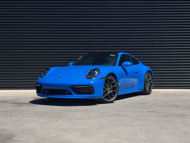 2022 Porsche 911 Carrera 4 Coupe's photo