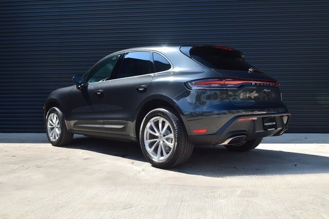 2025 Porsche Macan T photo 3