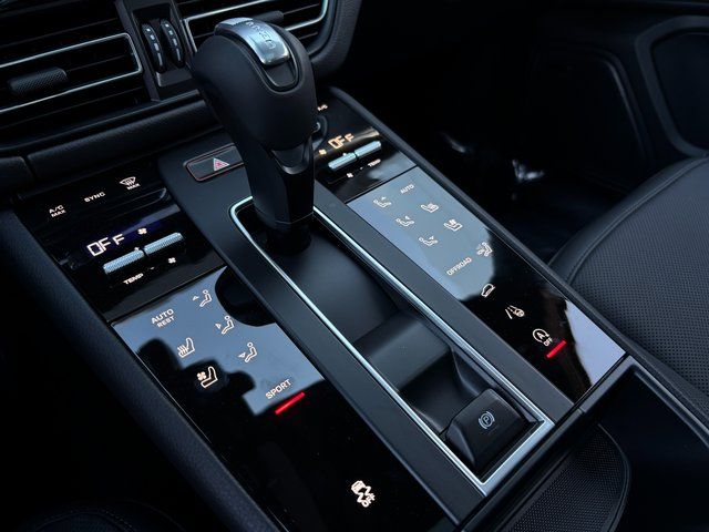 2026 Porsche Macan - Photo 21