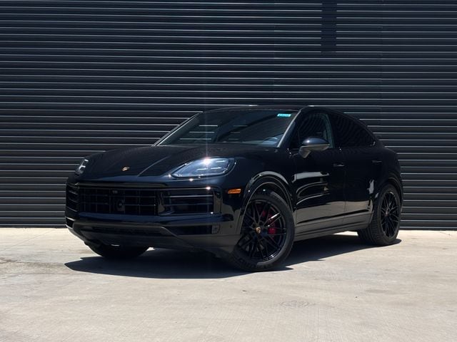 2025 Porsche Cayenne S's photo