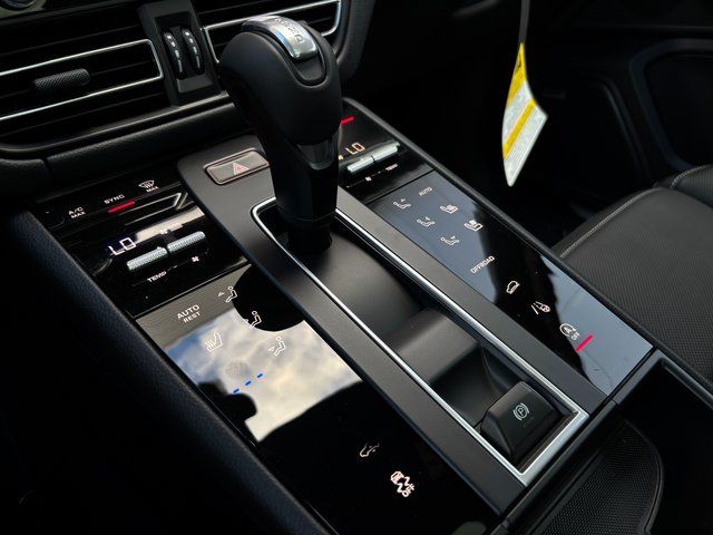 2026 Porsche Macan S - Photo 22