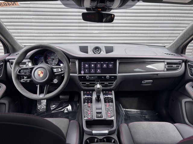 2026 Porsche Macan GTS - Photo 13