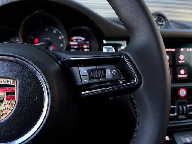 2026 Porsche Macan - Photo 16