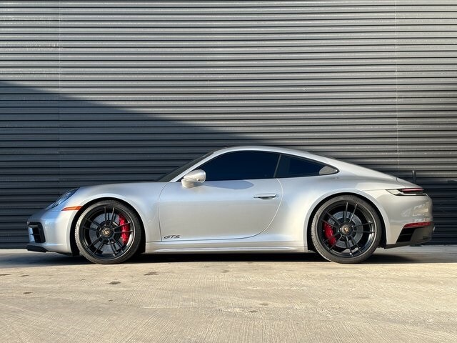 2022 Porsche 911 4S 4 GTS photo 2