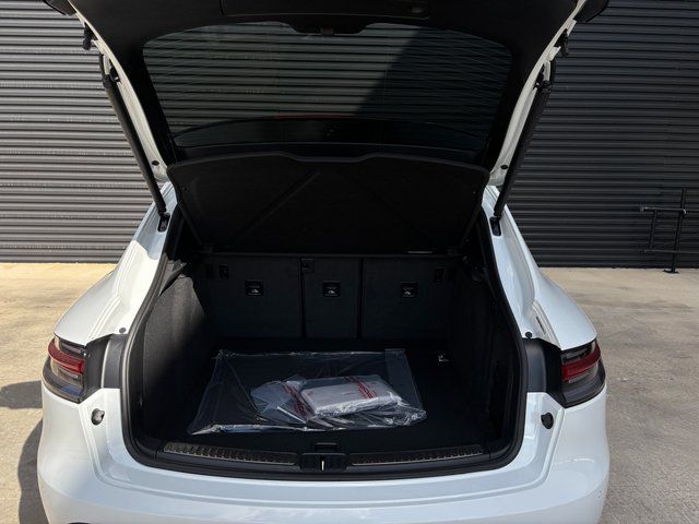 2026 Porsche Macan S - Photo 26