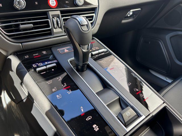 2026 Porsche Macan S - Photo 22