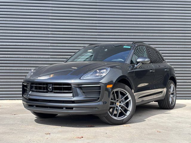 2026 Porsche Macan Base