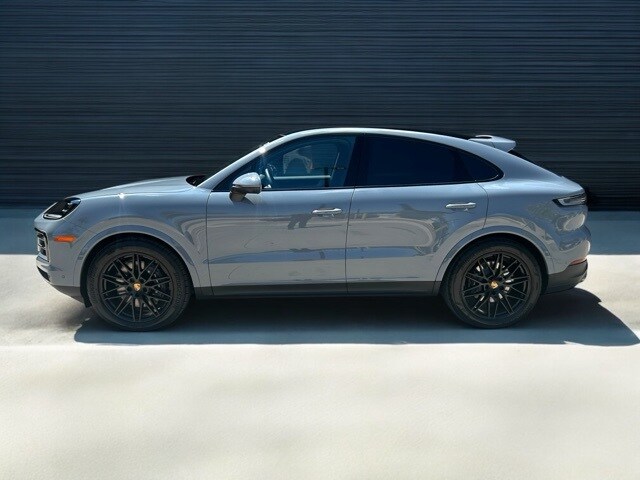 2026 Porsche Cayenne Coupe photo 2