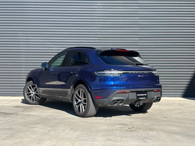 2025 Porsche Macan T photo 3