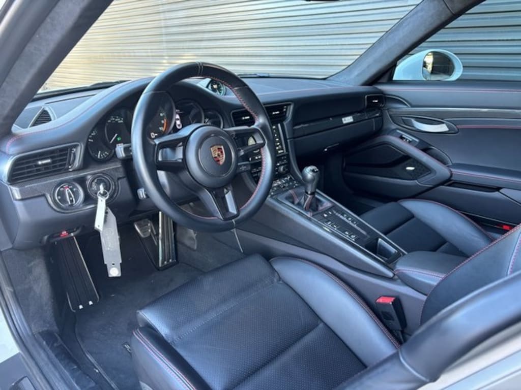 Certified 2016 Porsche 911 R Coupe