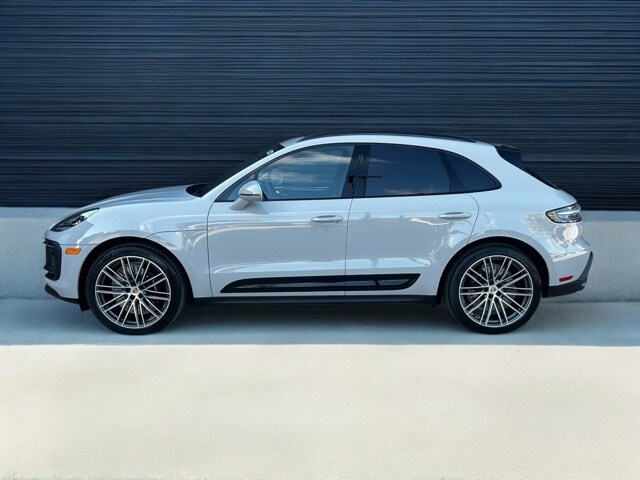2026 Porsche Macan GTS photo 2
