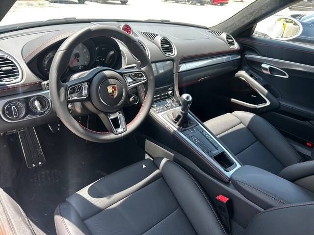 2025 Porsche Cayman S photo 4
