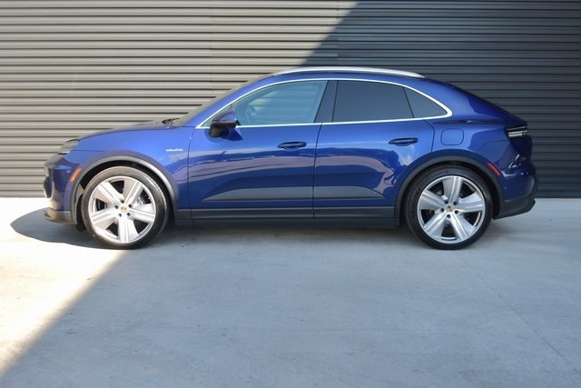 Certified 2024 Porsche Macan Base with VIN WP1AA2XAXRL000199 for sale in San Antonio, TX