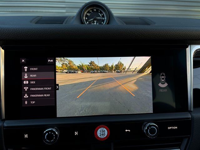 2026 Porsche Macan - Photo 19