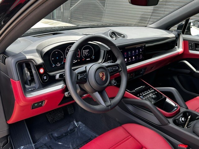 2026 Porsche Cayenne Coupe photo 4