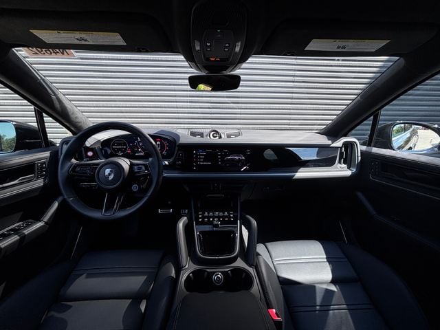 2026 Porsche Cayenne Coup Turbo E-Hybrid - Photo 12