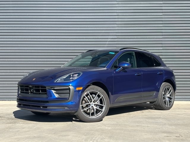 2025 Porsche Macan's photo