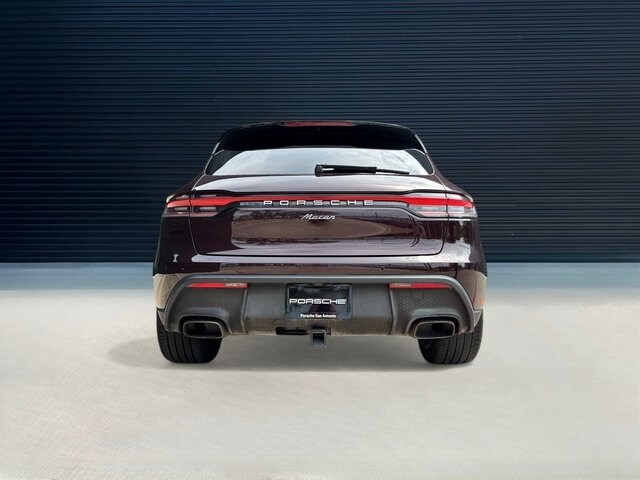 2023 Porsche Macan T photo 4