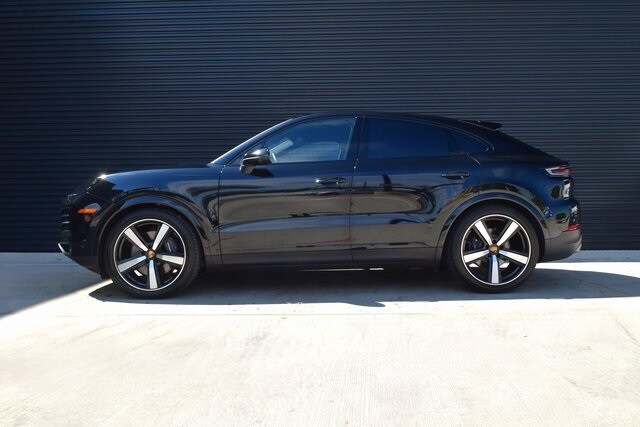 2025 Porsche Cayenne Coupe photo 2