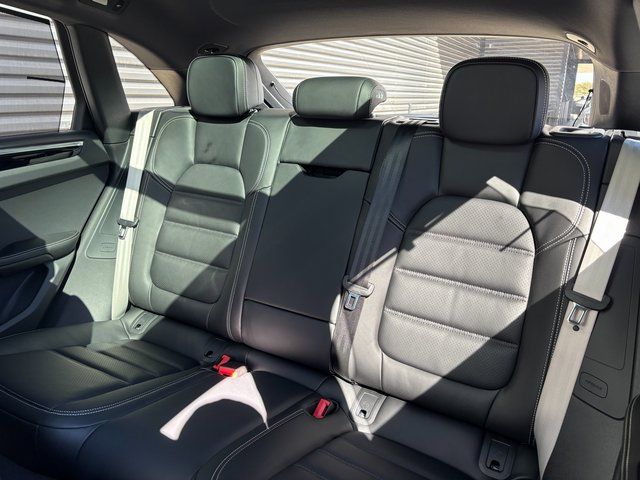 2026 Porsche Macan S - Photo 24