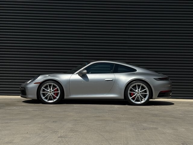 2024 Porsche 911 S photo 2