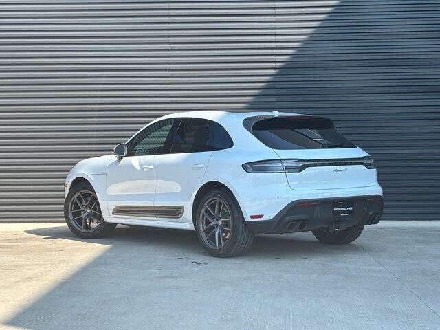 2025 Porsche Macan T photo 3