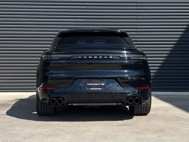 2026 Porsche Cayenne Coup Turbo E-Hybrid - Photo 6