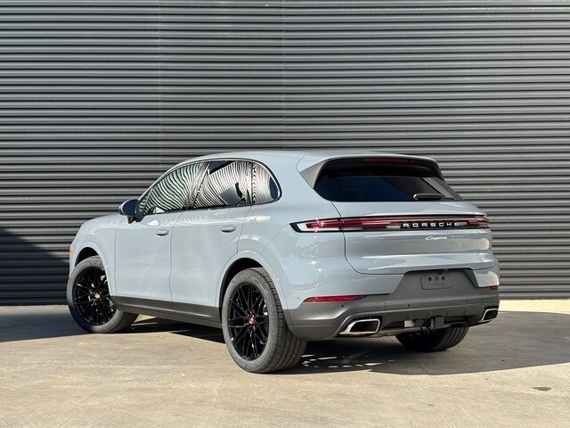 2026 Porsche Cayenne photo 3