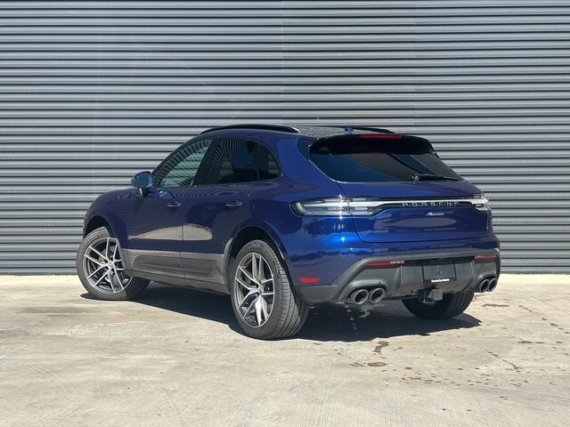 2025 Porsche Macan T photo 3