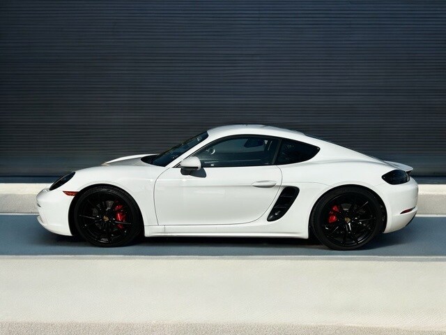 2025 Porsche Cayman S photo 2