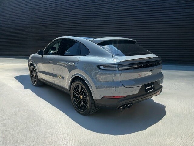 2026 Porsche Cayenne Coupe photo 3