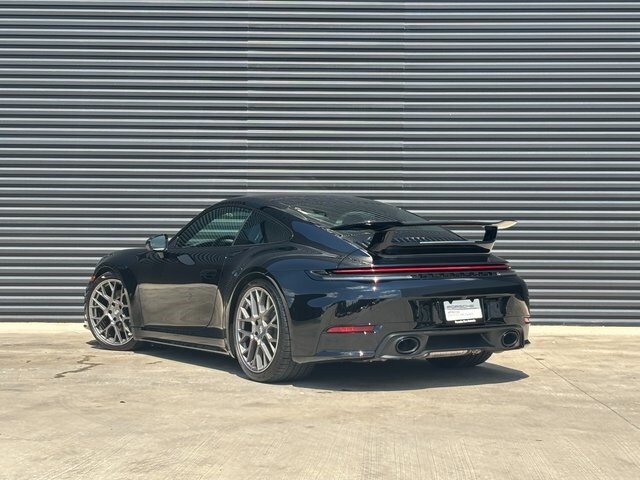 2025 Porsche 911 Coupe photo 3
