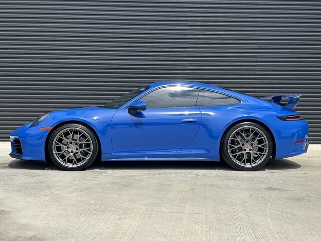 2025 Porsche 911 Coupe photo 2