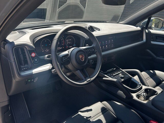 2026 Porsche Cayenne Coupe photo 4