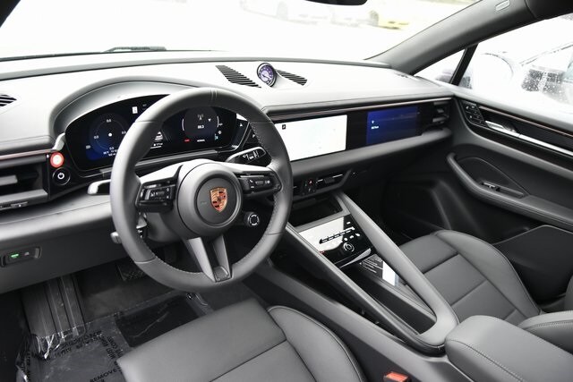 2025 Porsche Macan Electric 4 photo 4