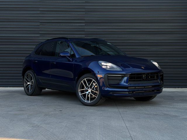2026 Porsche Macan - Photo 9