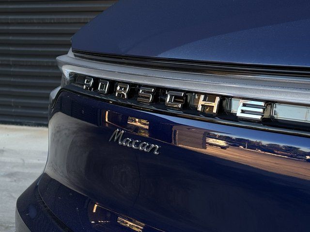 2026 Porsche Macan - Photo 26