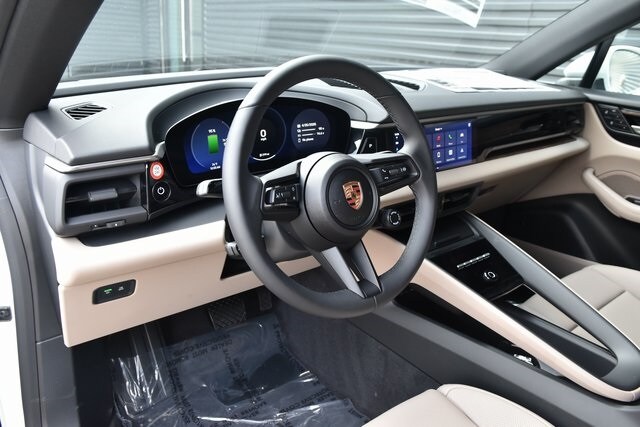 2025 Porsche Macan Electric photo 4