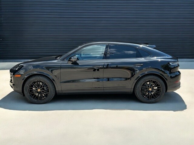 2026 Porsche Cayenne Coupe photo 2