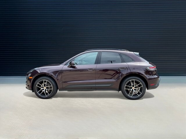 2023 Porsche Macan T photo 2