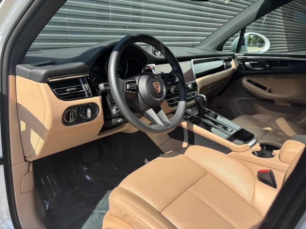 Certified 2025 Porsche Macan  SUV