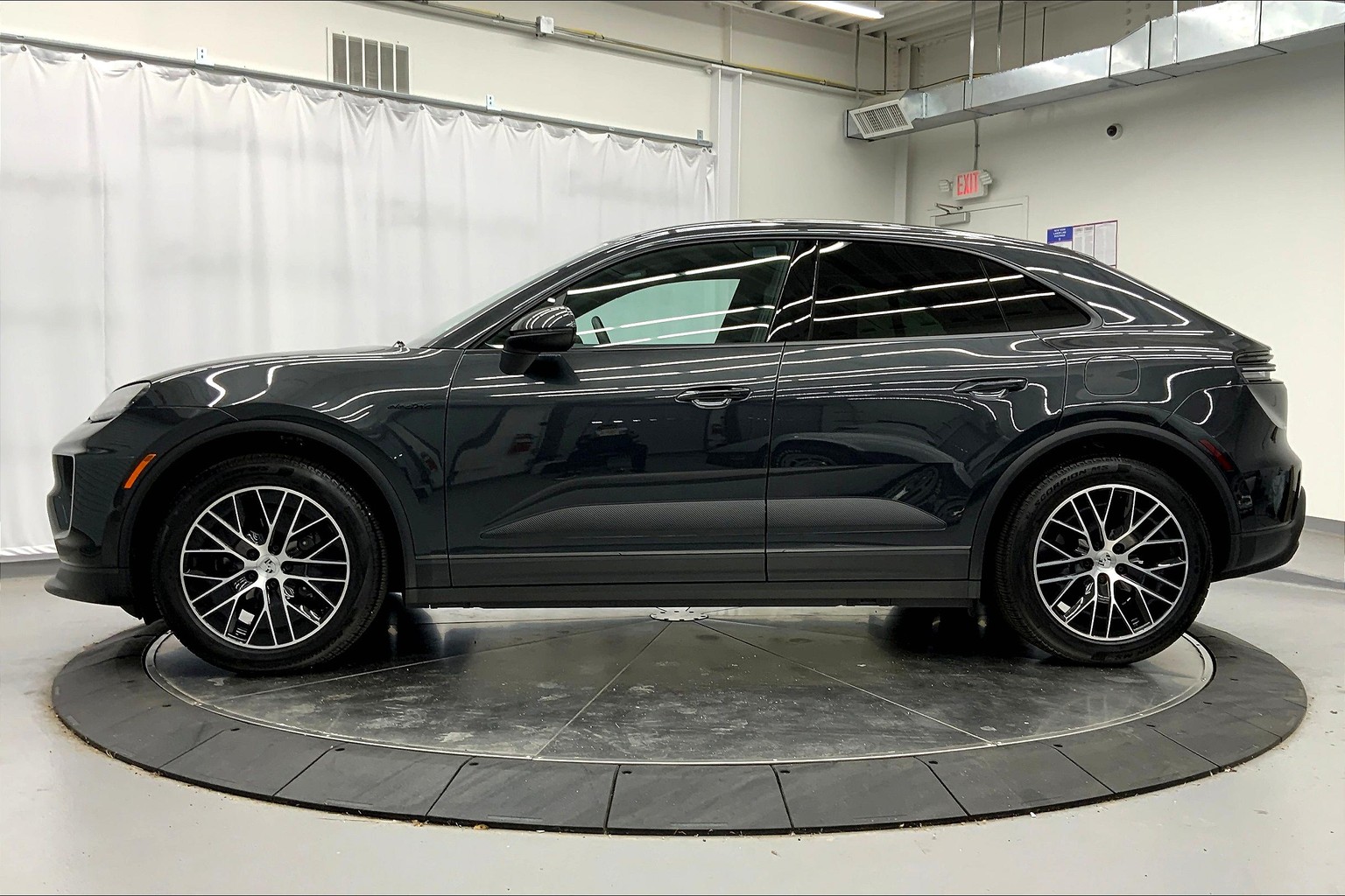 Certified 2025 Porsche Macan Base with VIN WP1AD2XA1SL075273 for sale in Southampton, NY