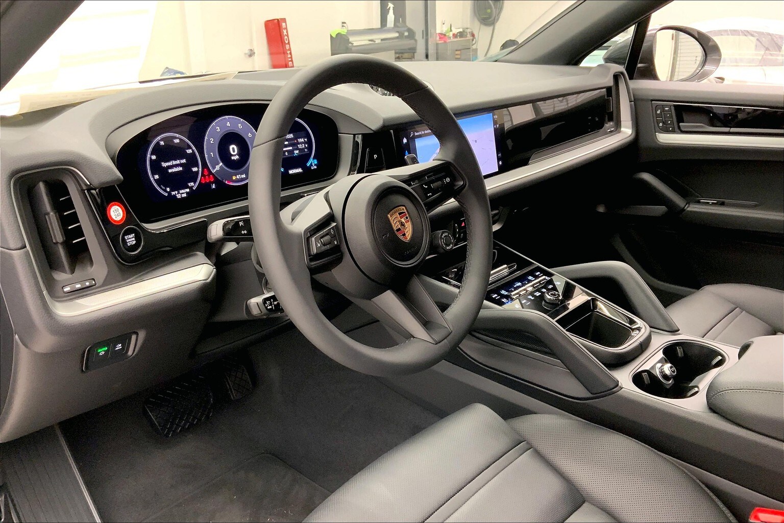2025 Porsche Cayenne Coupe photo 4