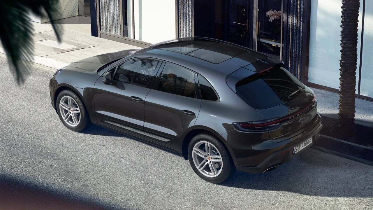 2025 Porsche Macan T photo 4